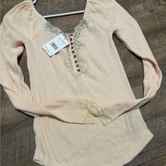 Free people off white blouse. - Picture 3 of 6